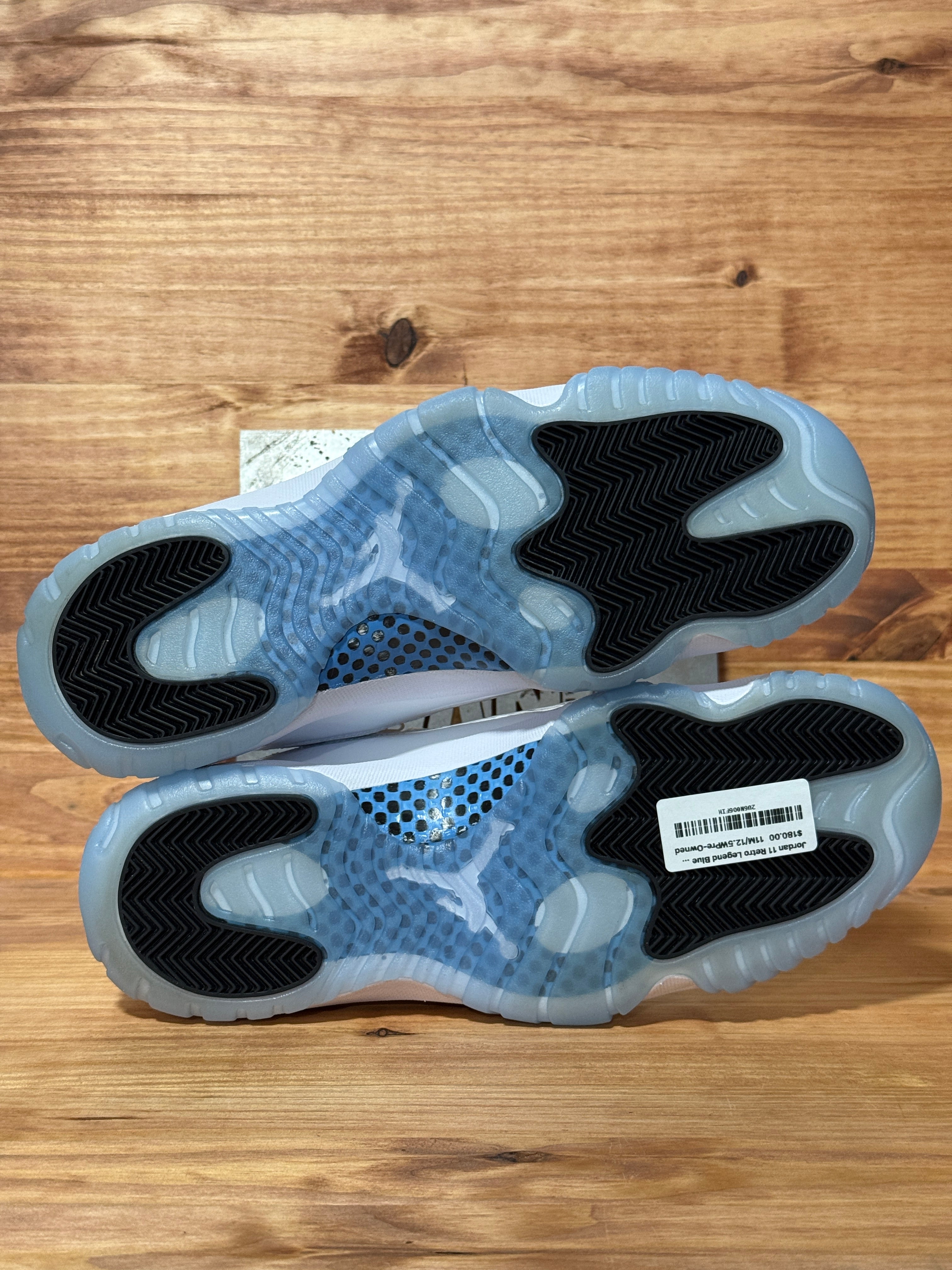 Jordan 11 Retro Legend Blue (2024)