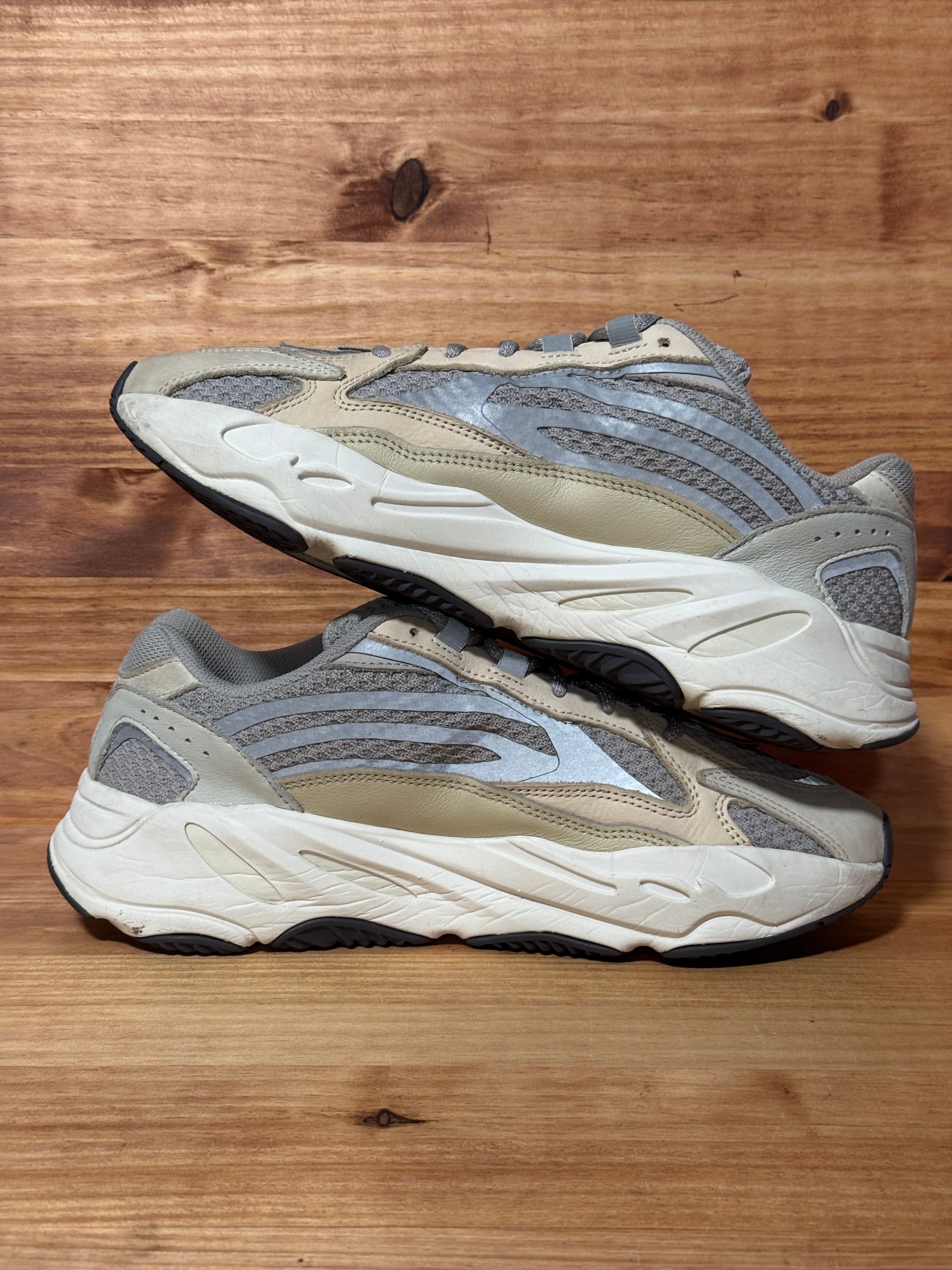 adidas Yeezy Boost 700 V2 Cream