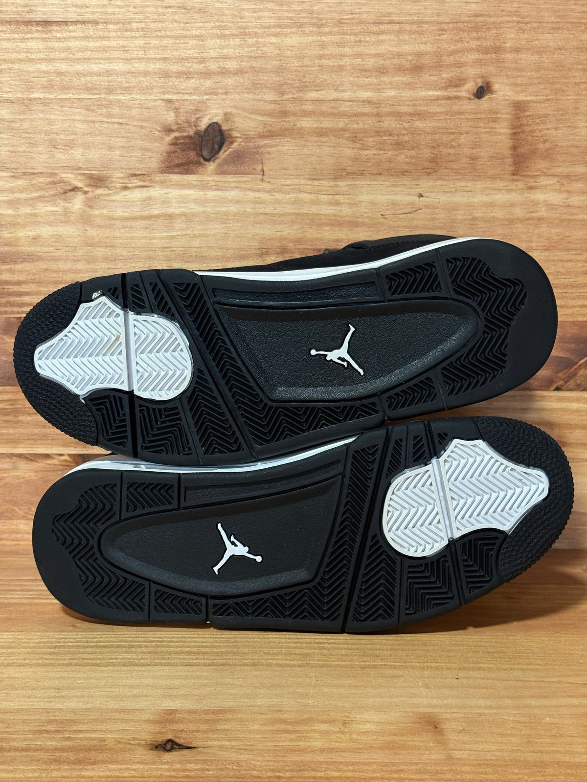 Jordan 4 Retro White Thunder