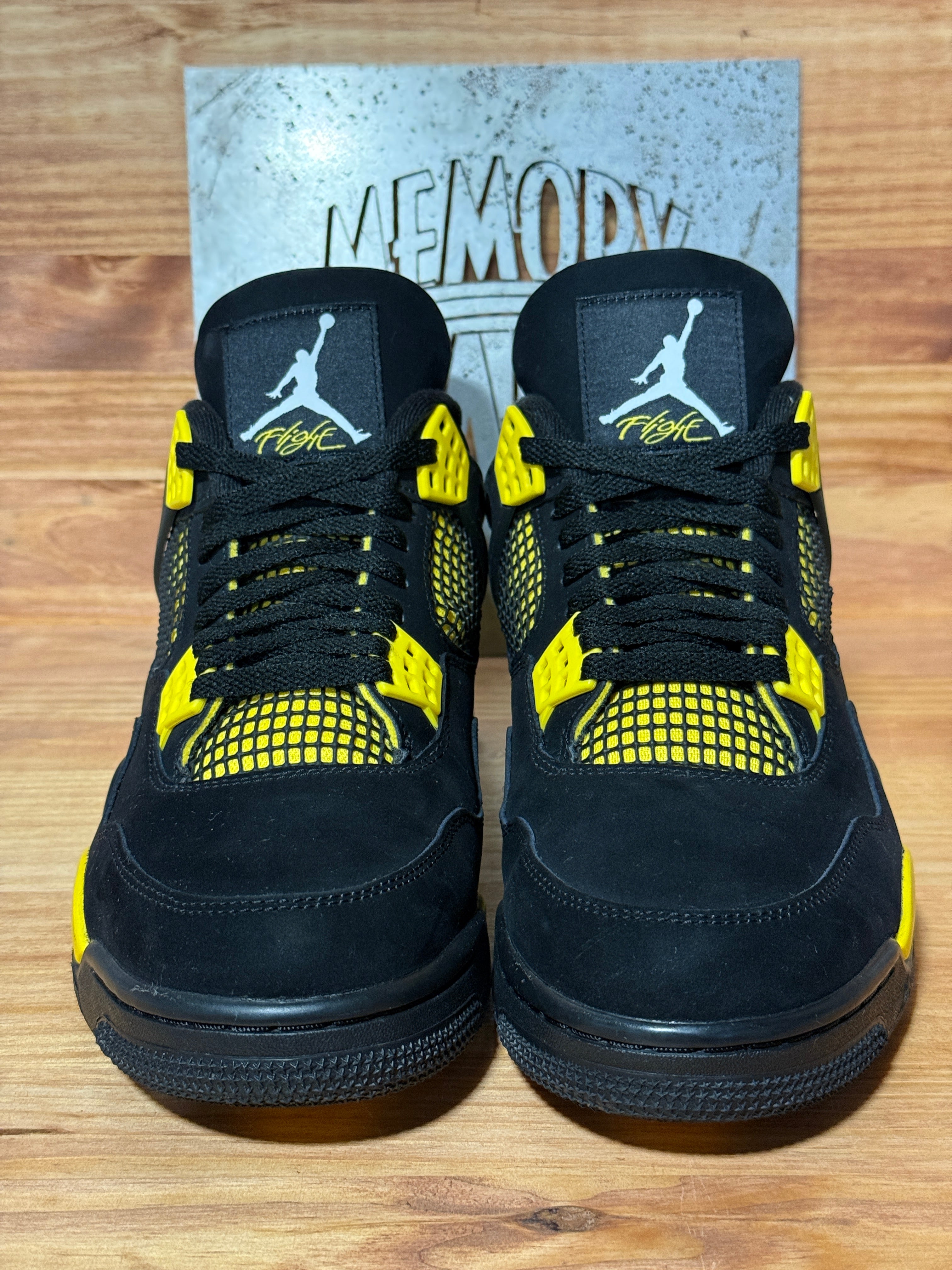 Jordan 4 Retro Thunder (2023)