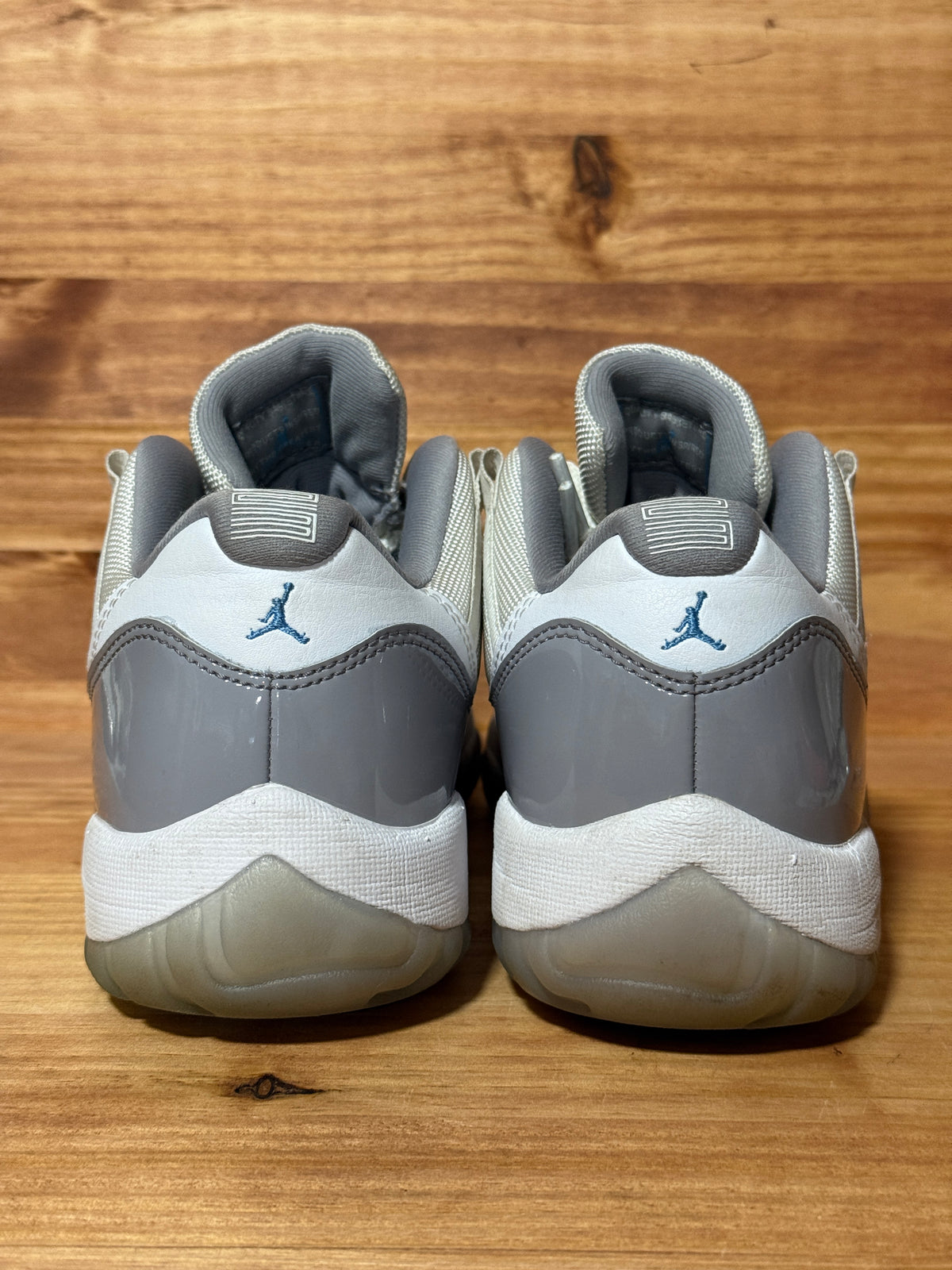 Jordan 11 Retro Low Cement Grey
