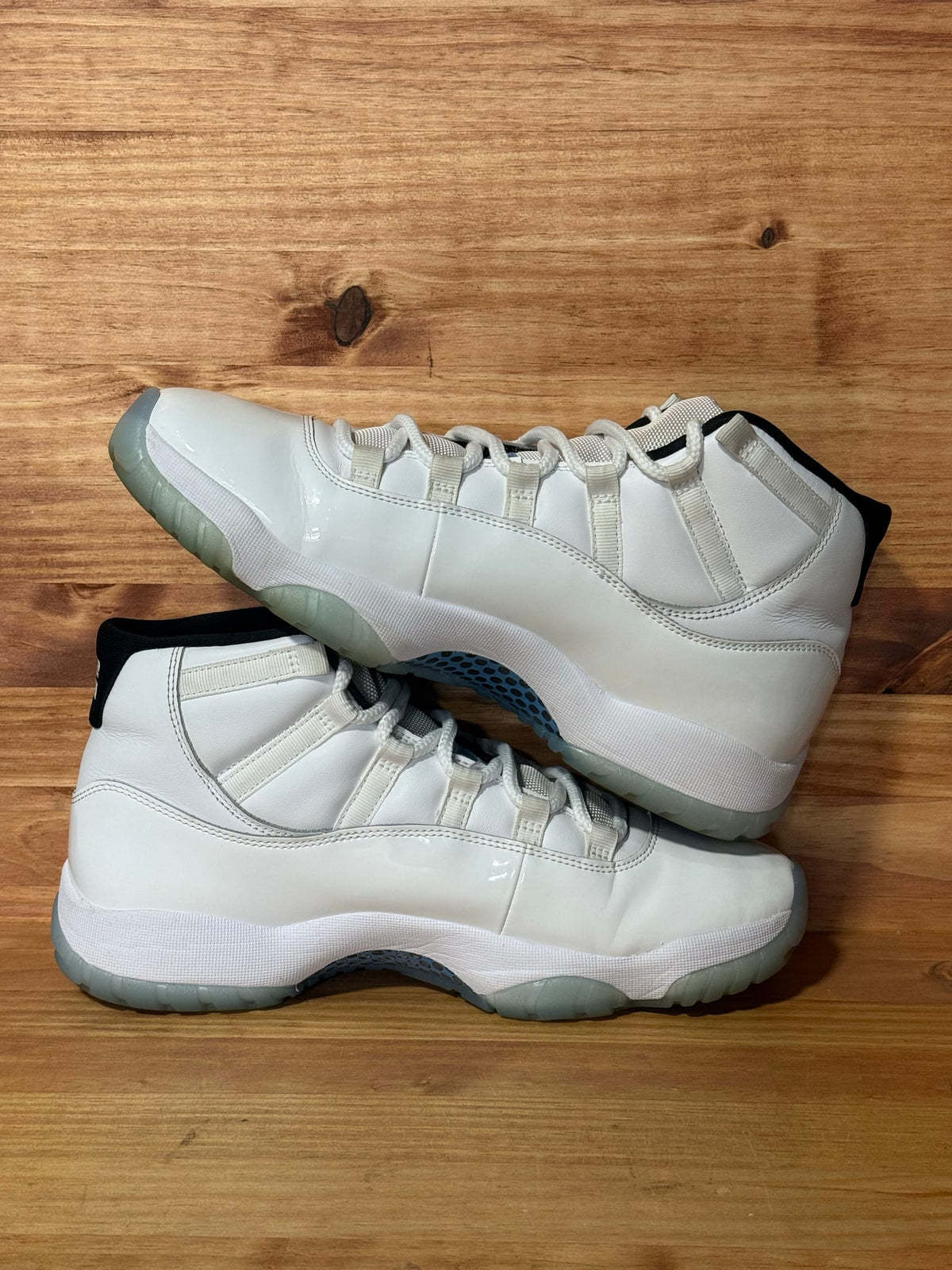 Jordan 11 Retro Legend Blue (2024) - Size 10.5