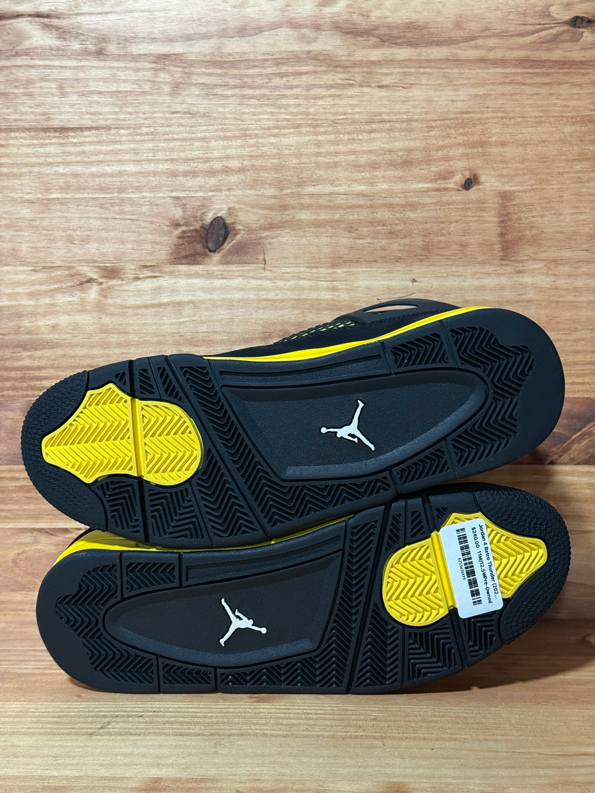 Jordan 4 Retro Thunder (2023)