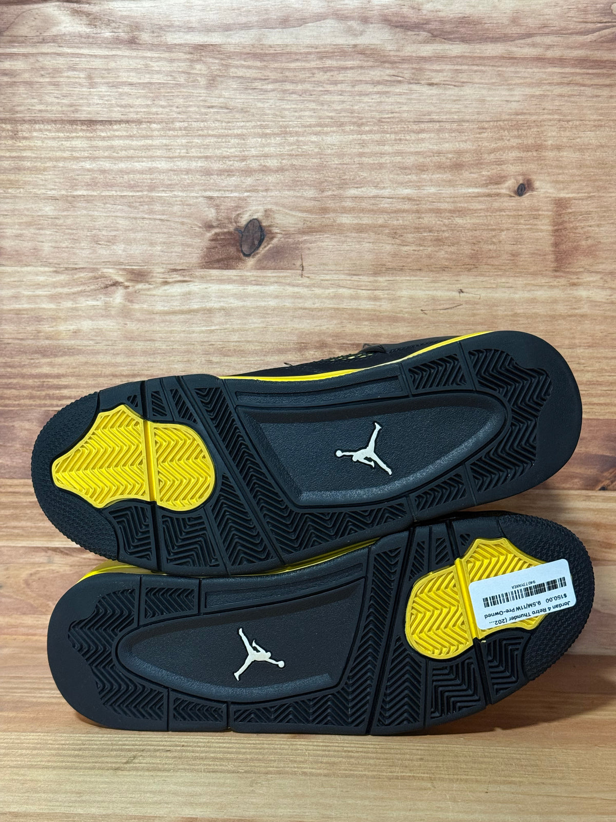 Jordan 4 Retro Thunder (2023)