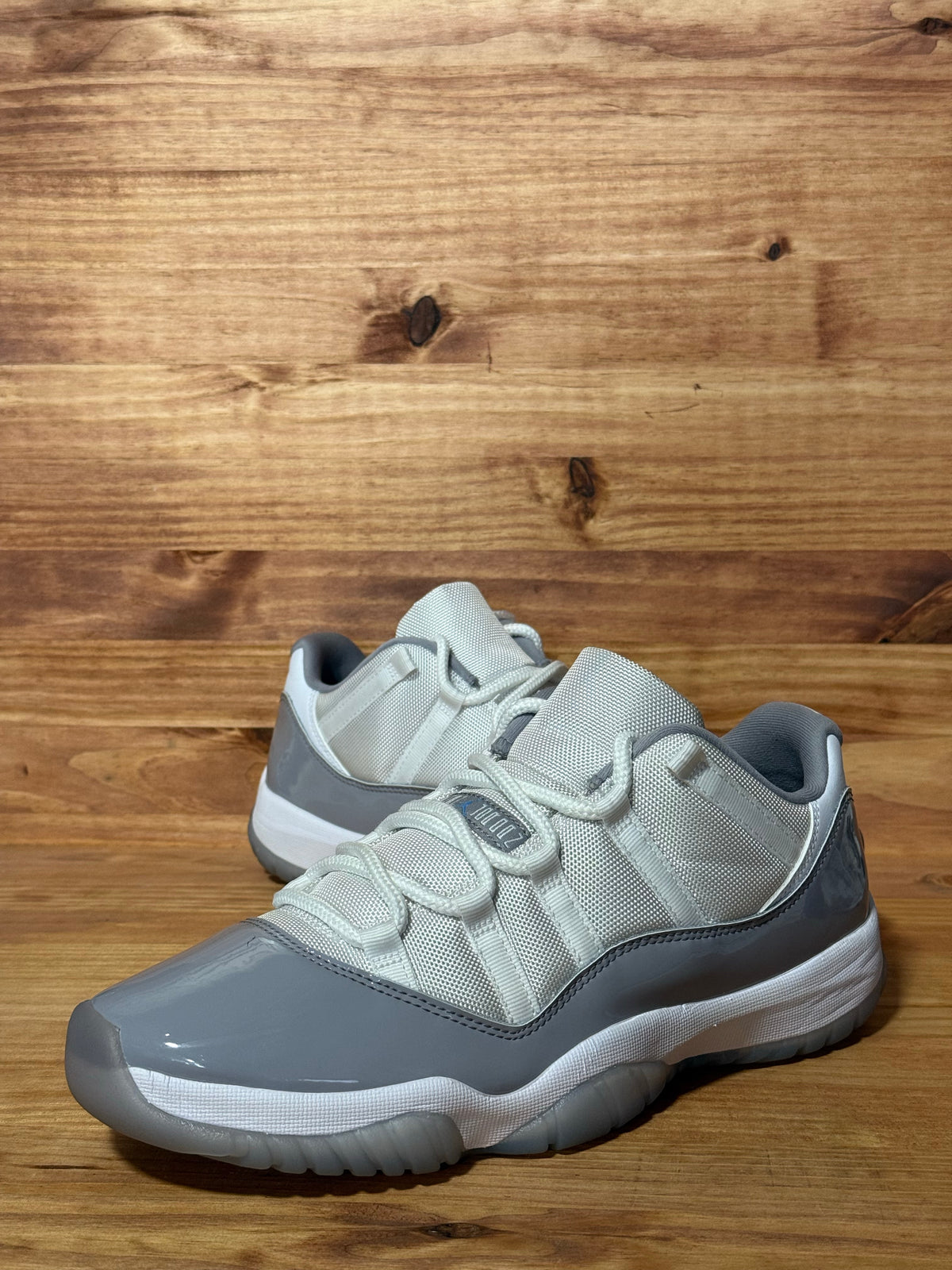 Jordan 11 Retro Low Cement Grey