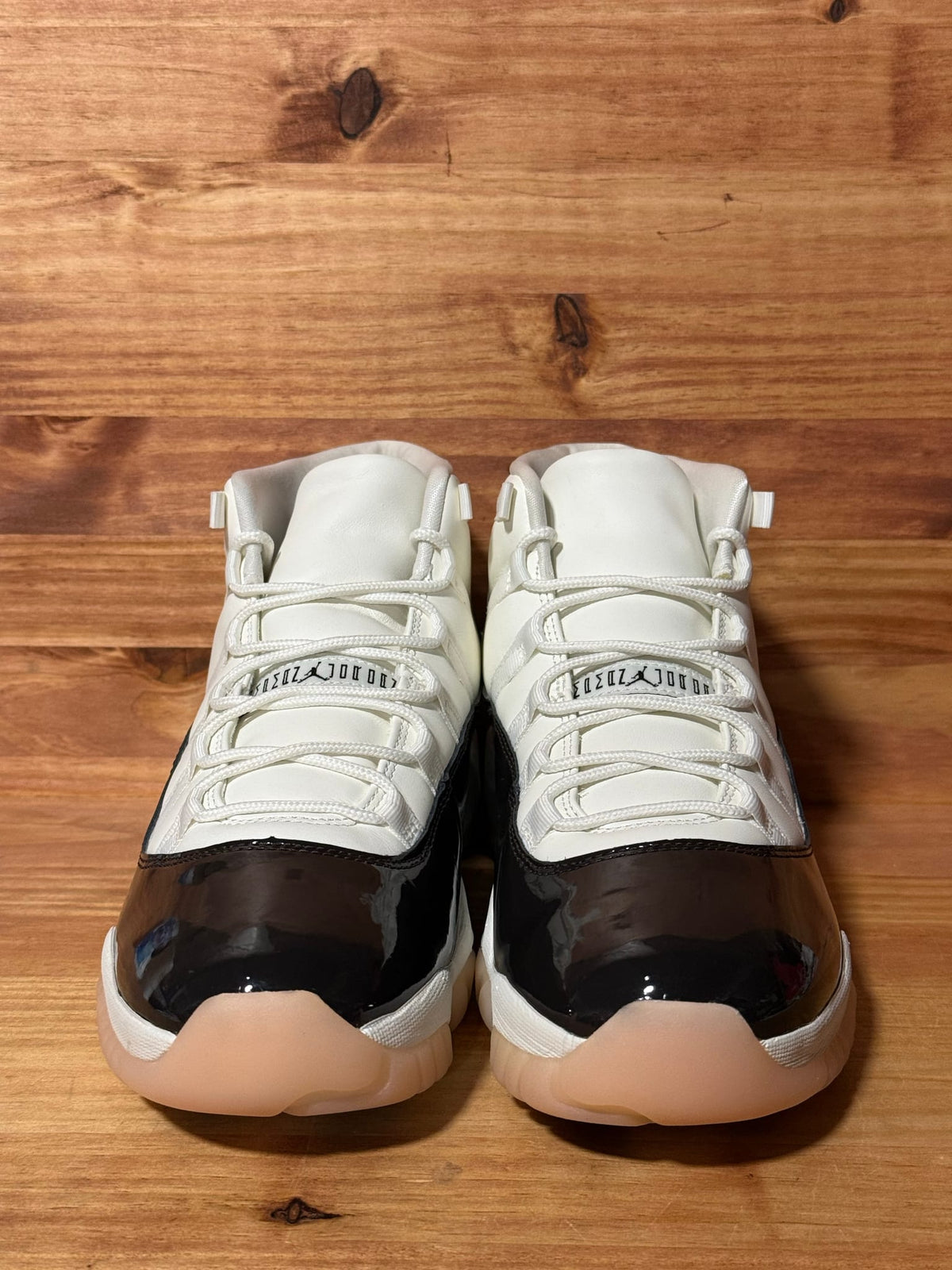 Jordan 11 Retro Neapolitan (Women's) Size 9.5M