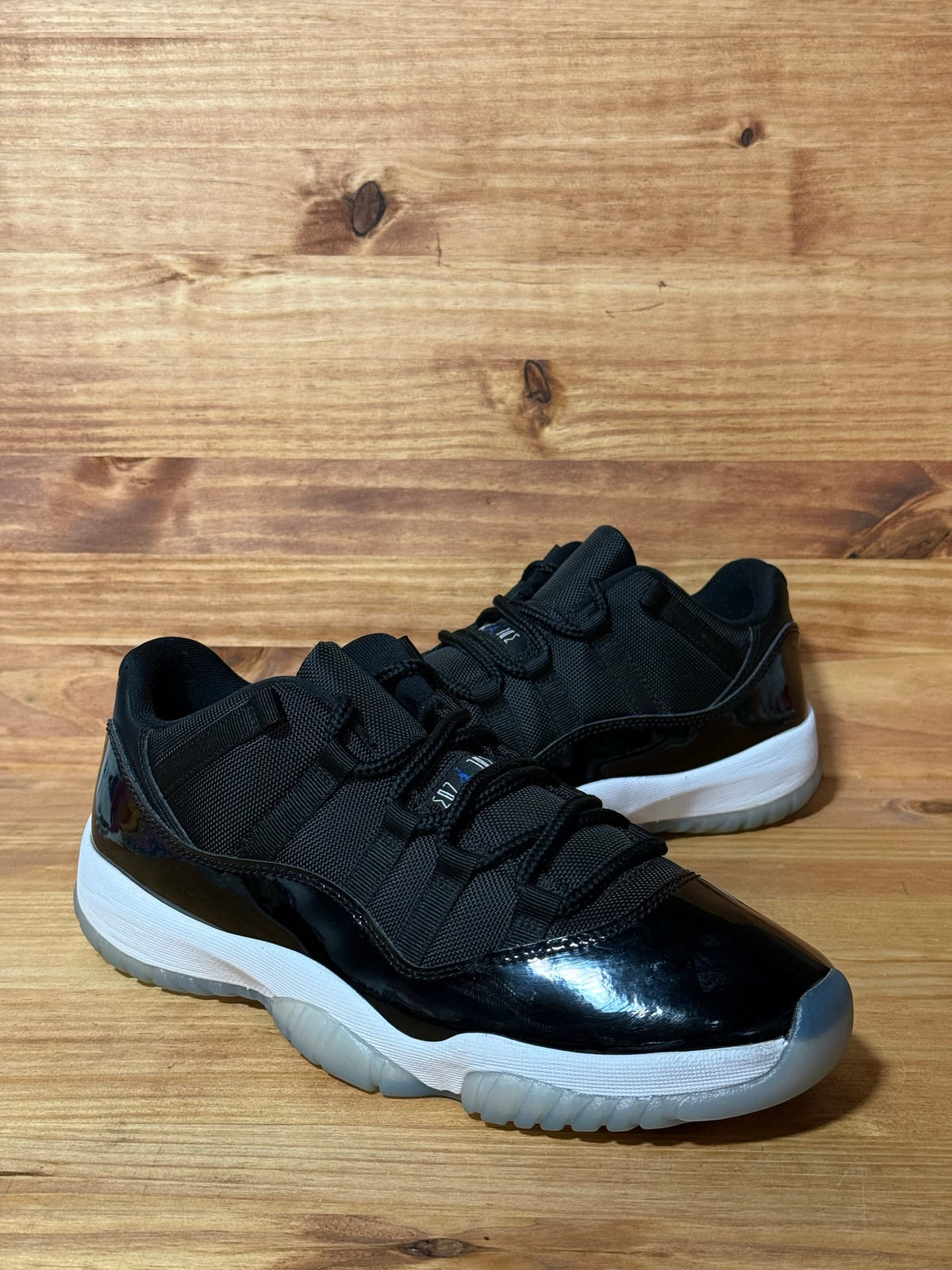 Jordan 11 Retro Low Space Jam - Size 9.5