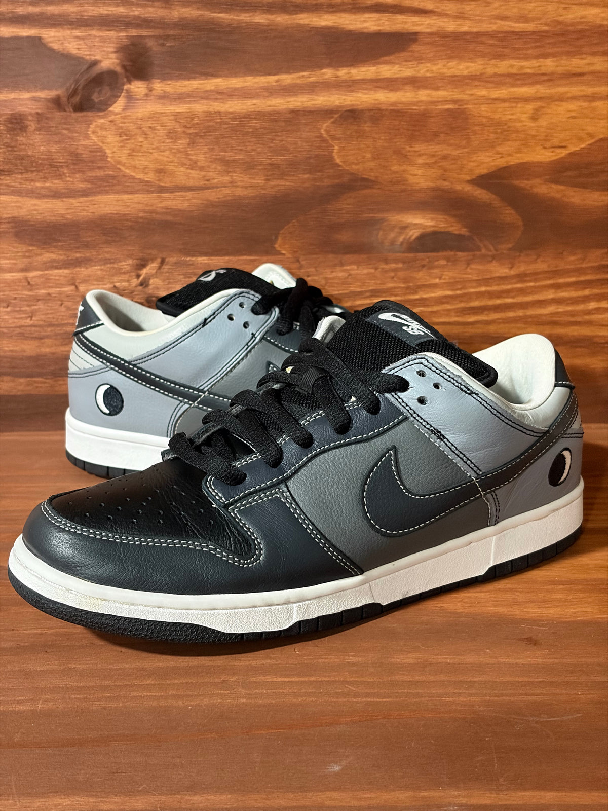 Nike SB Dunk Low Lunar Eclipse (East)