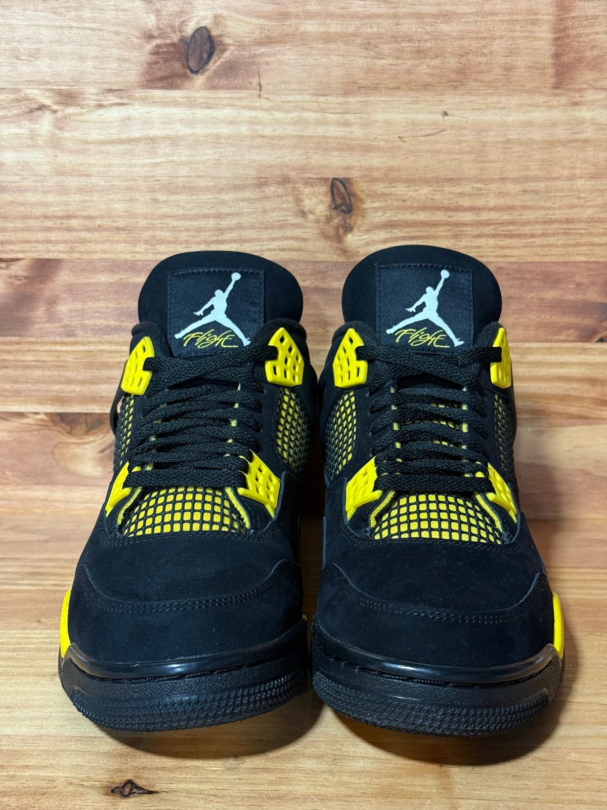 Jordan 4 Retro Thunder (2023) - Size 10.5