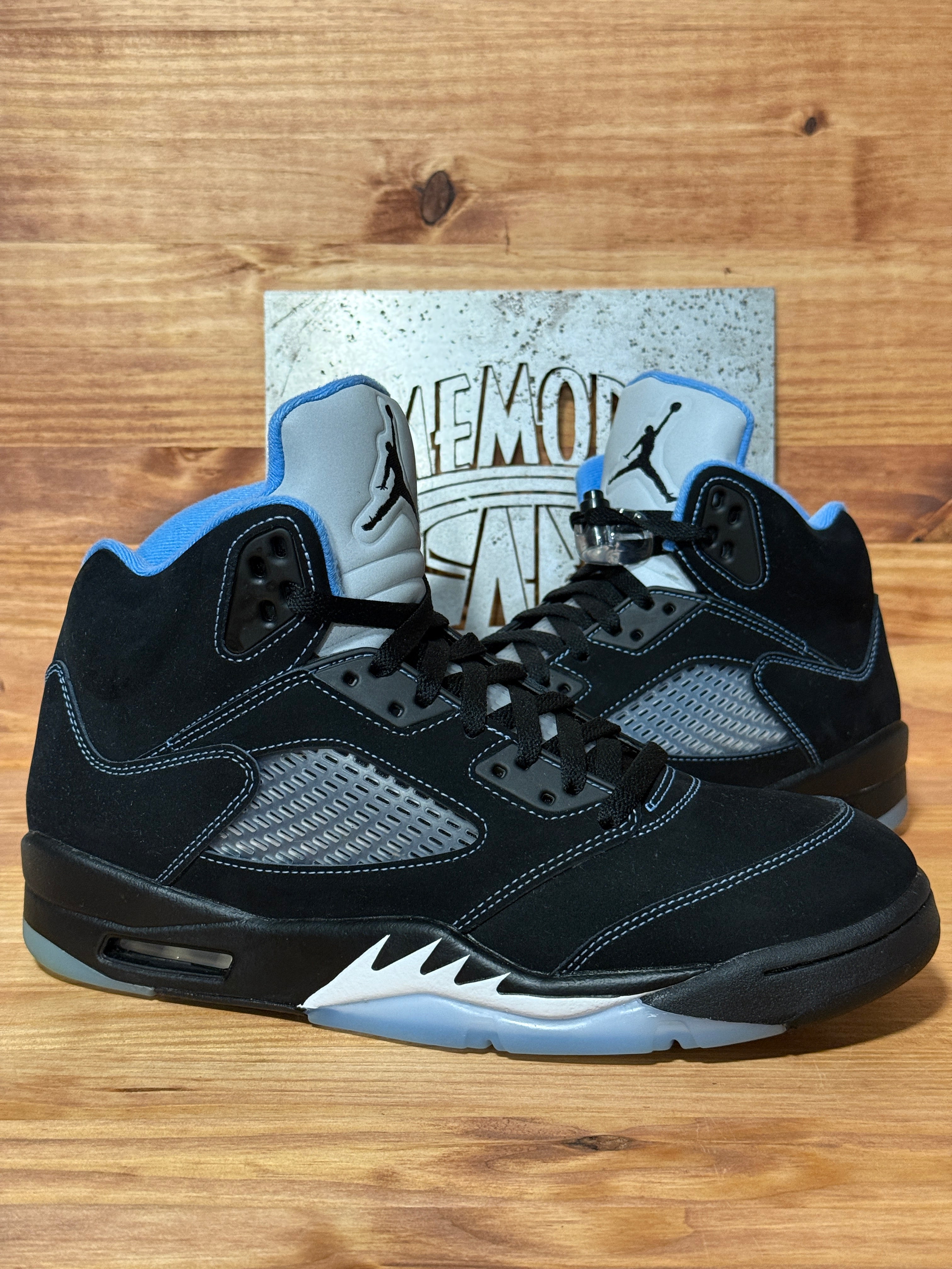 Jordan 5 Retro Black University Blue (2026)
