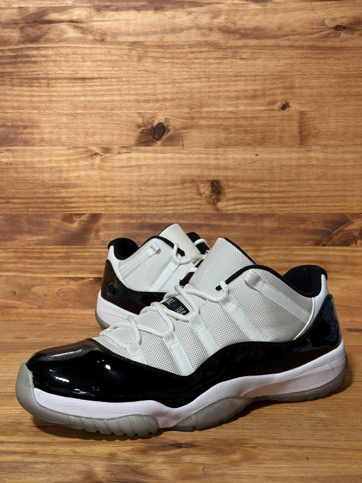 Jordan 11 Retro Low Concord