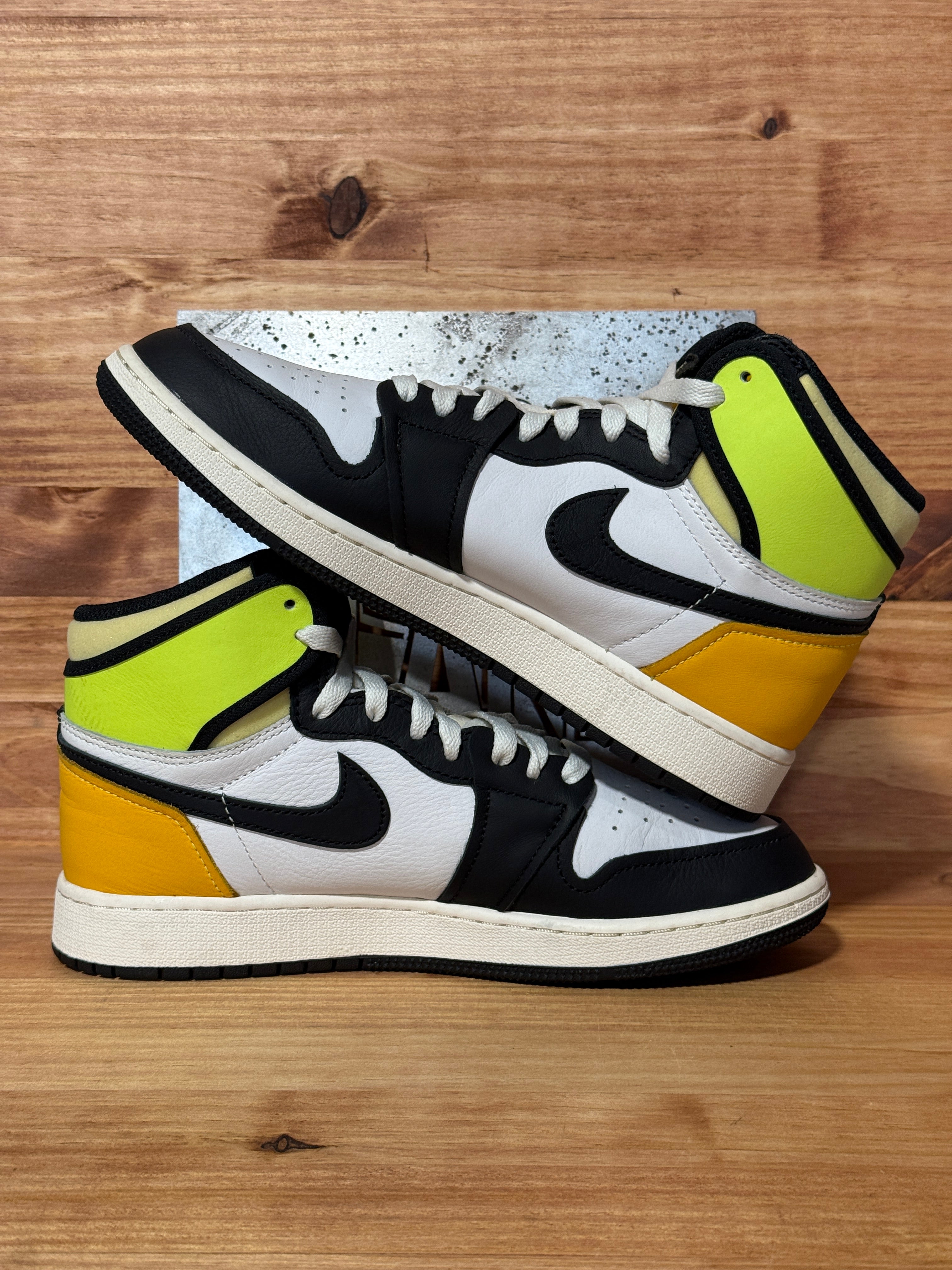 Jordan 1 Retro High White Black Volt University Gold (GS)