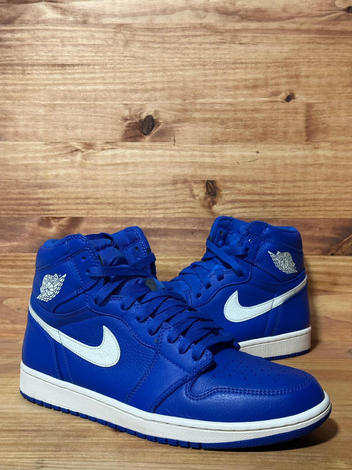 Jordan 1 Retro High Hyper Royal