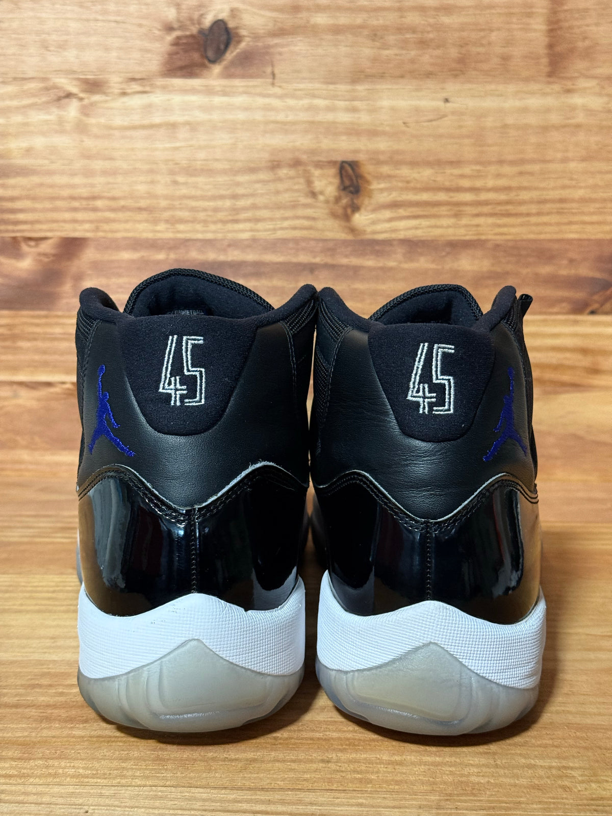 Jordan 11 Retro Space Jam (2016)