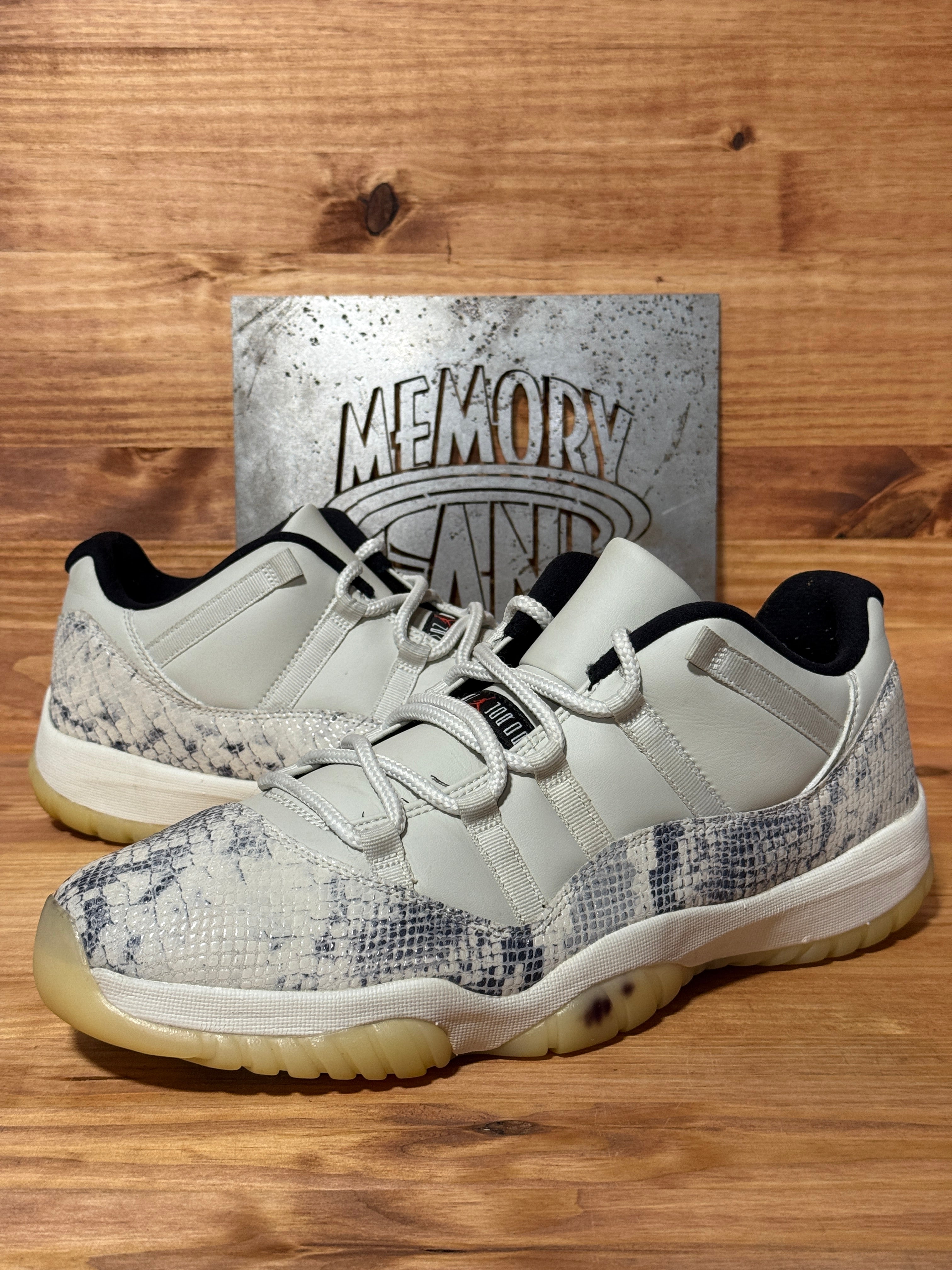 Jordan 11 Retro Low Snake Light Bone