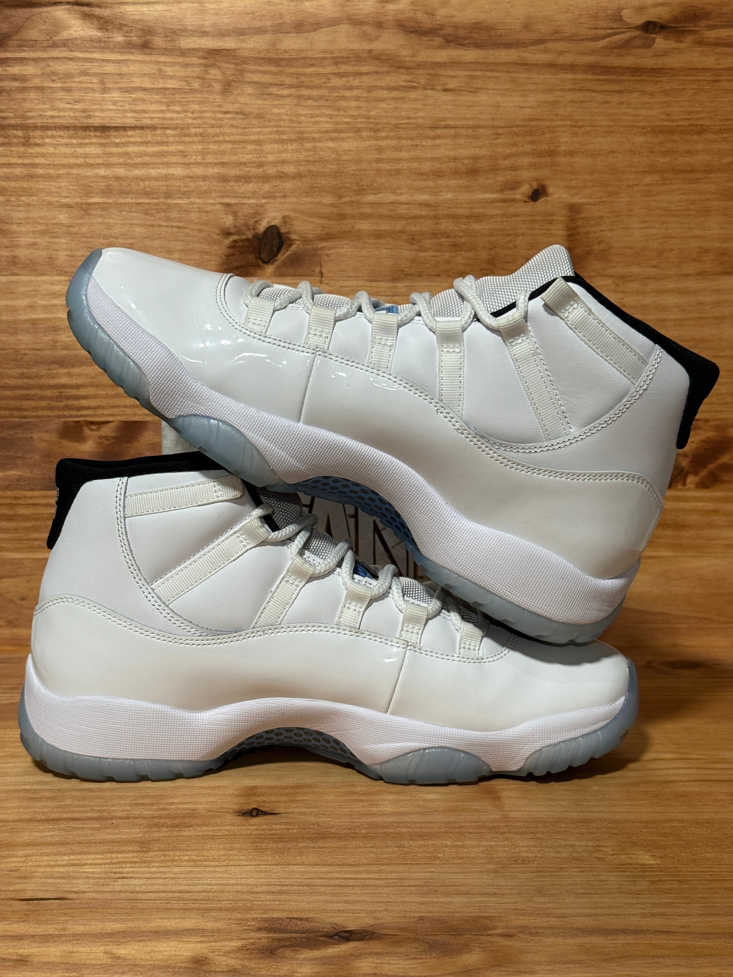Jordan 11 Retro Legend Blue (2024)