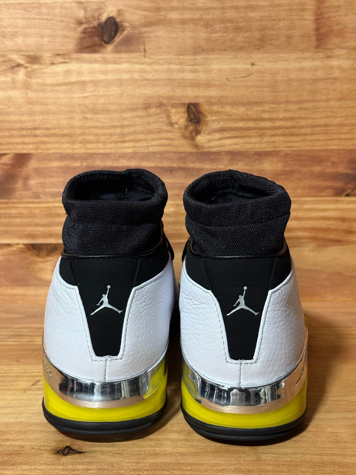 Jordan 17 Retro Low All-Star Lightning (2024) - Size 9.5