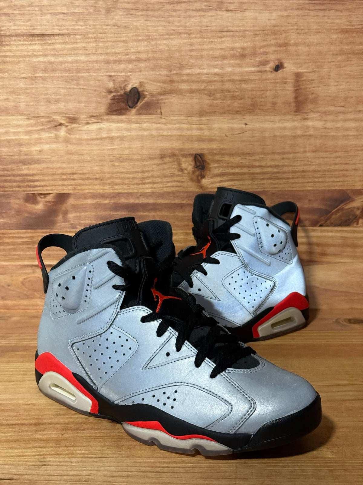 Jordan 6 Retro Reflections of a Champion - Size 8.5