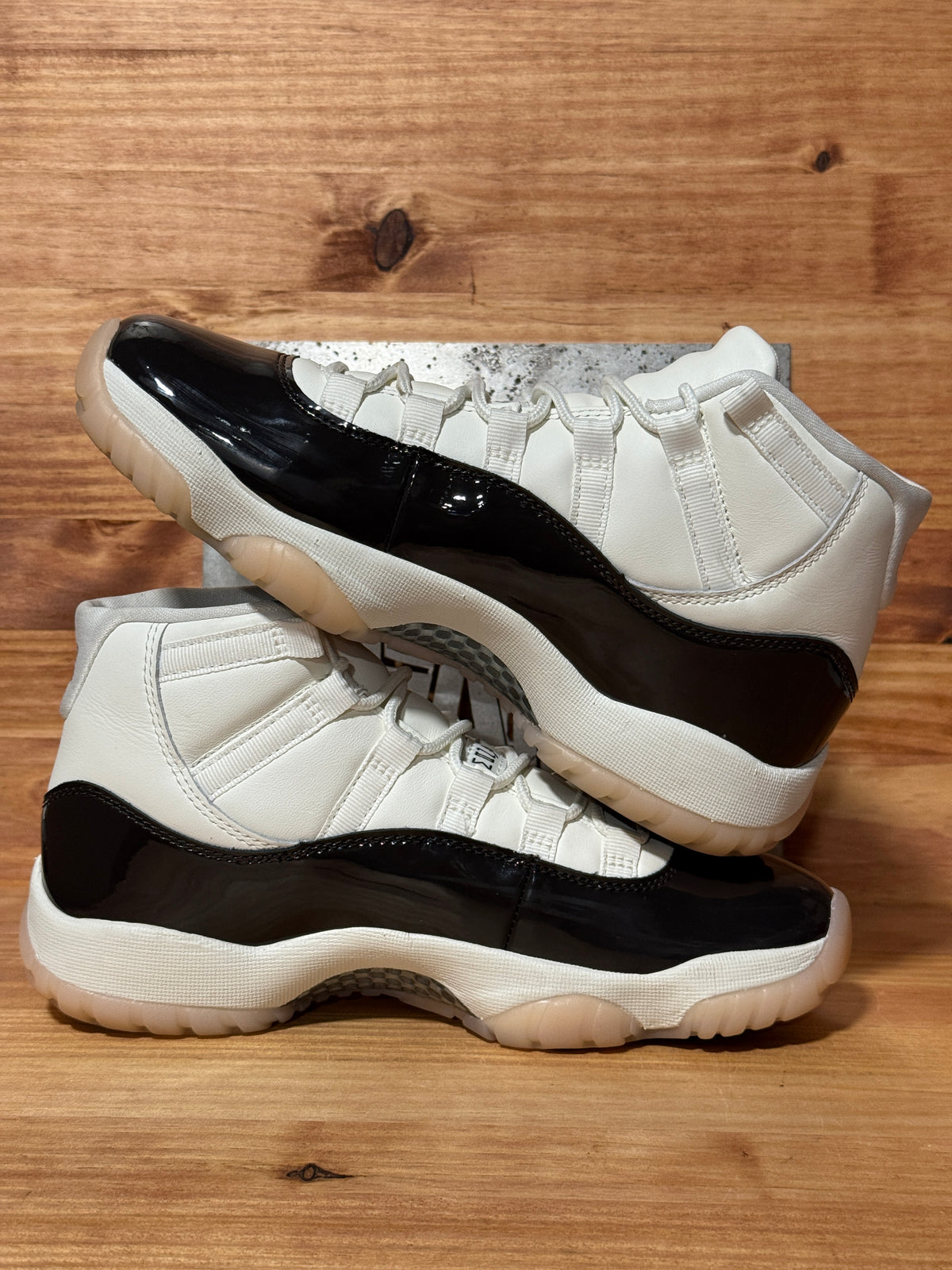 Jordan 11 Retro Neapolitan (Women's)
