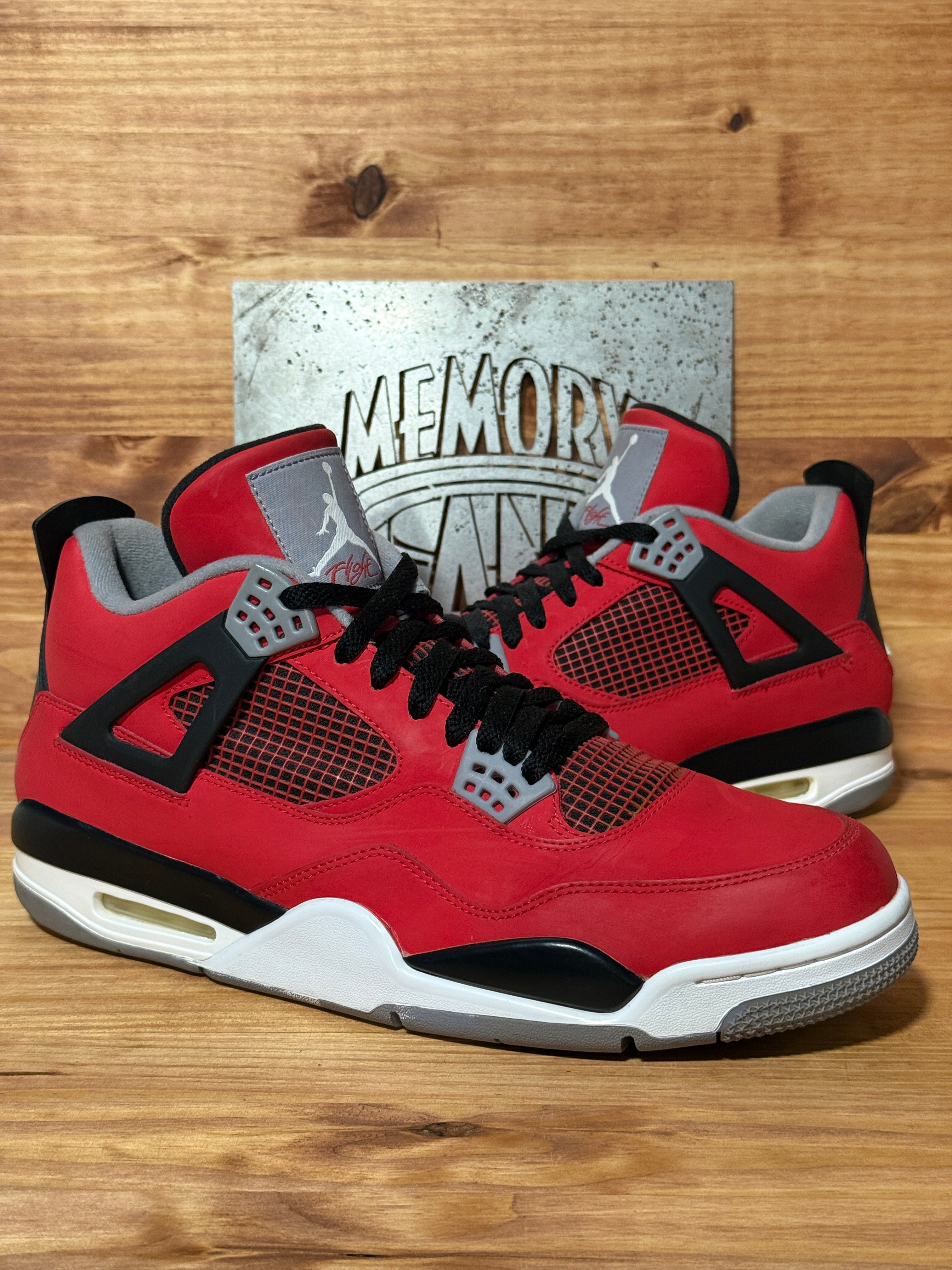 Jordan 4 Retro Toro Bravo (2013)