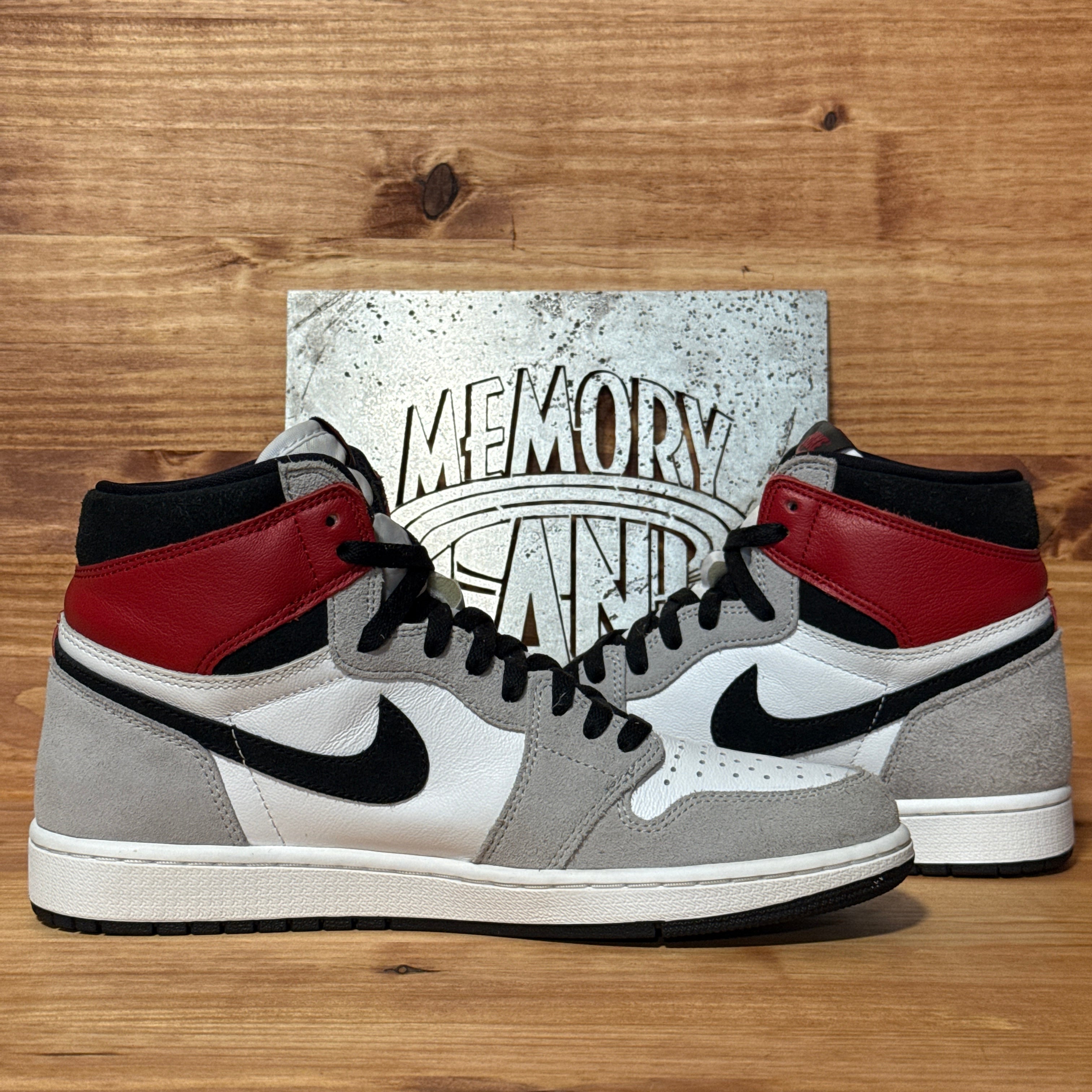 Jordan 1 Retro High Light Smoke Grey
